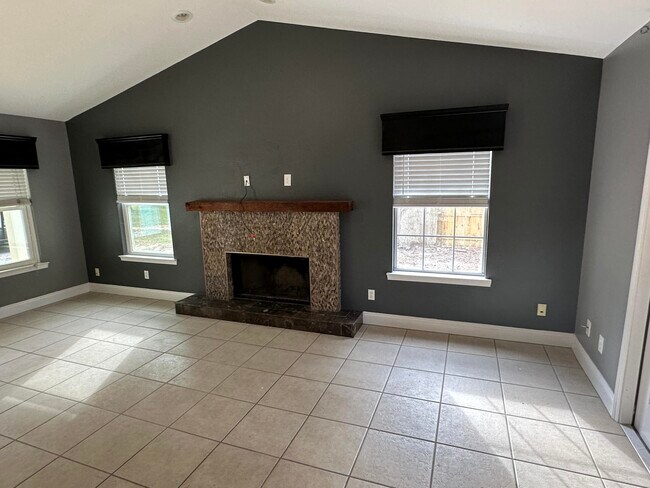 Building Photo - 218 Sparkleberry Ln