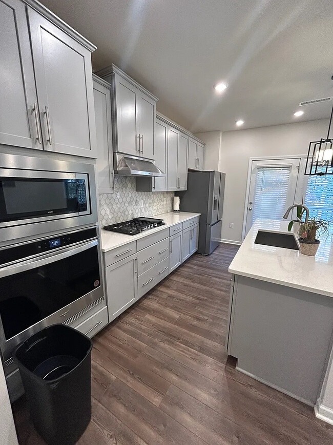 Building Photo - Room in House on Collaborative Wy