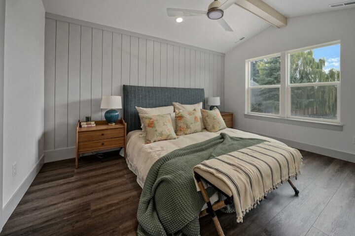 Building Photo - 1319 Oppek St NE