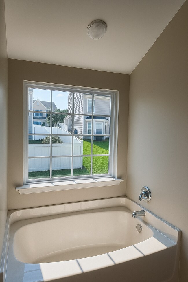 Building Photo - Beautiful 3 Bedroom, 2.5 Bath Home with Lo...