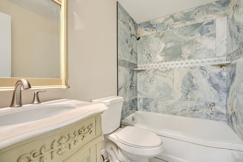 Building Photo - 8049 Lansdale Rd