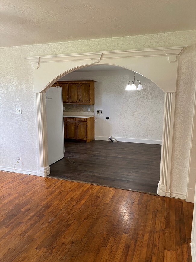 Building Photo - 1802 N Avenue Q