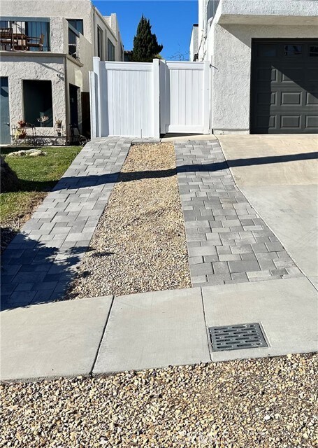 Building Photo - 116 Avenida Calafia