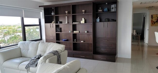 Building Photo - 3800 Galt Ocean Dr