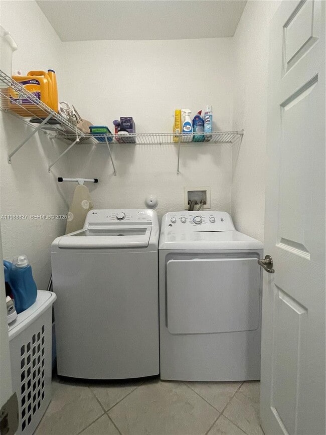 Building Photo - 16963 SW 92nd St