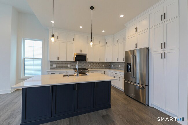 Building Photo - 35 Lookout Rdg