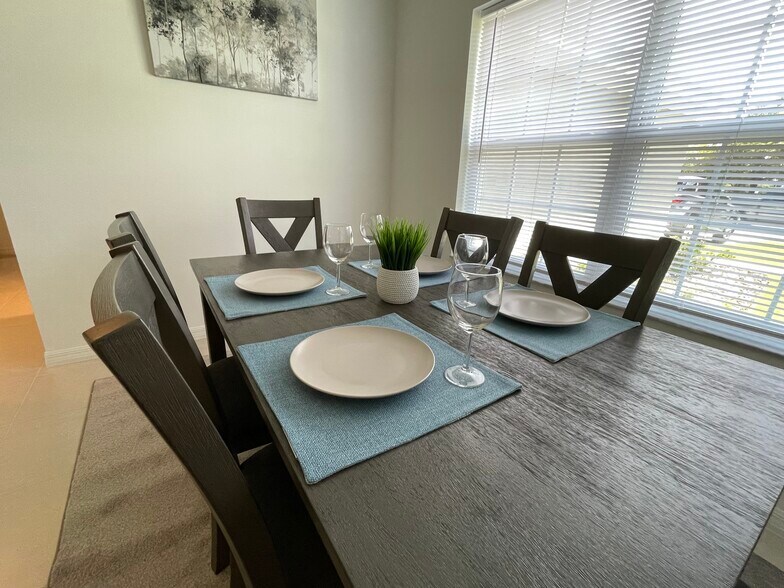 Building Photo - 342 Parkview Dr