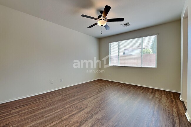 Building Photo - 7225 S 73rd Dr