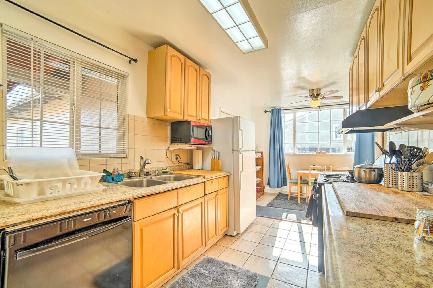 Building Photo - 2475 Armstrong Pl