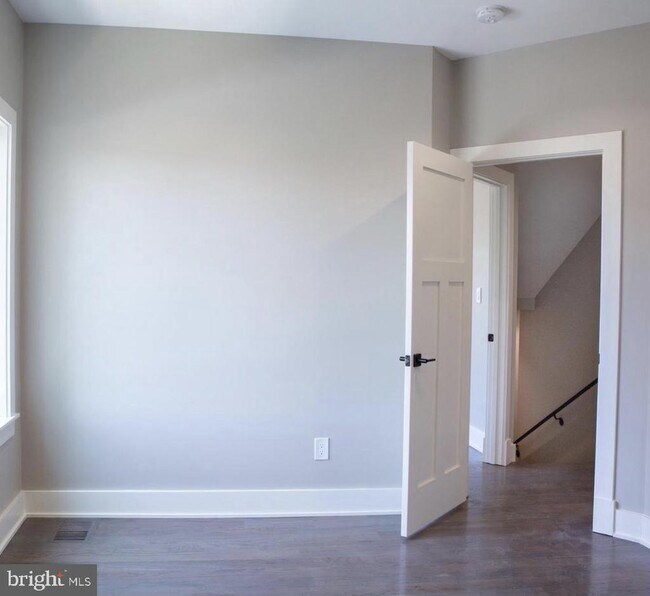 Building Photo - 1701 Trinidad Ave NE