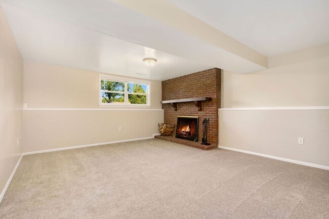 Building Photo - 1848 Marlborough Ct