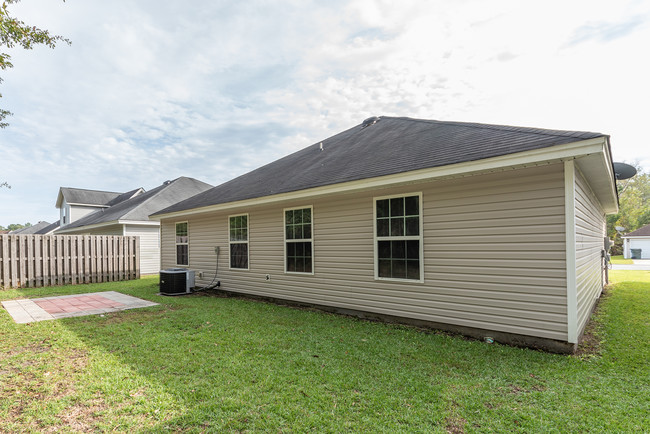 Building Photo - 87 Tiller Way