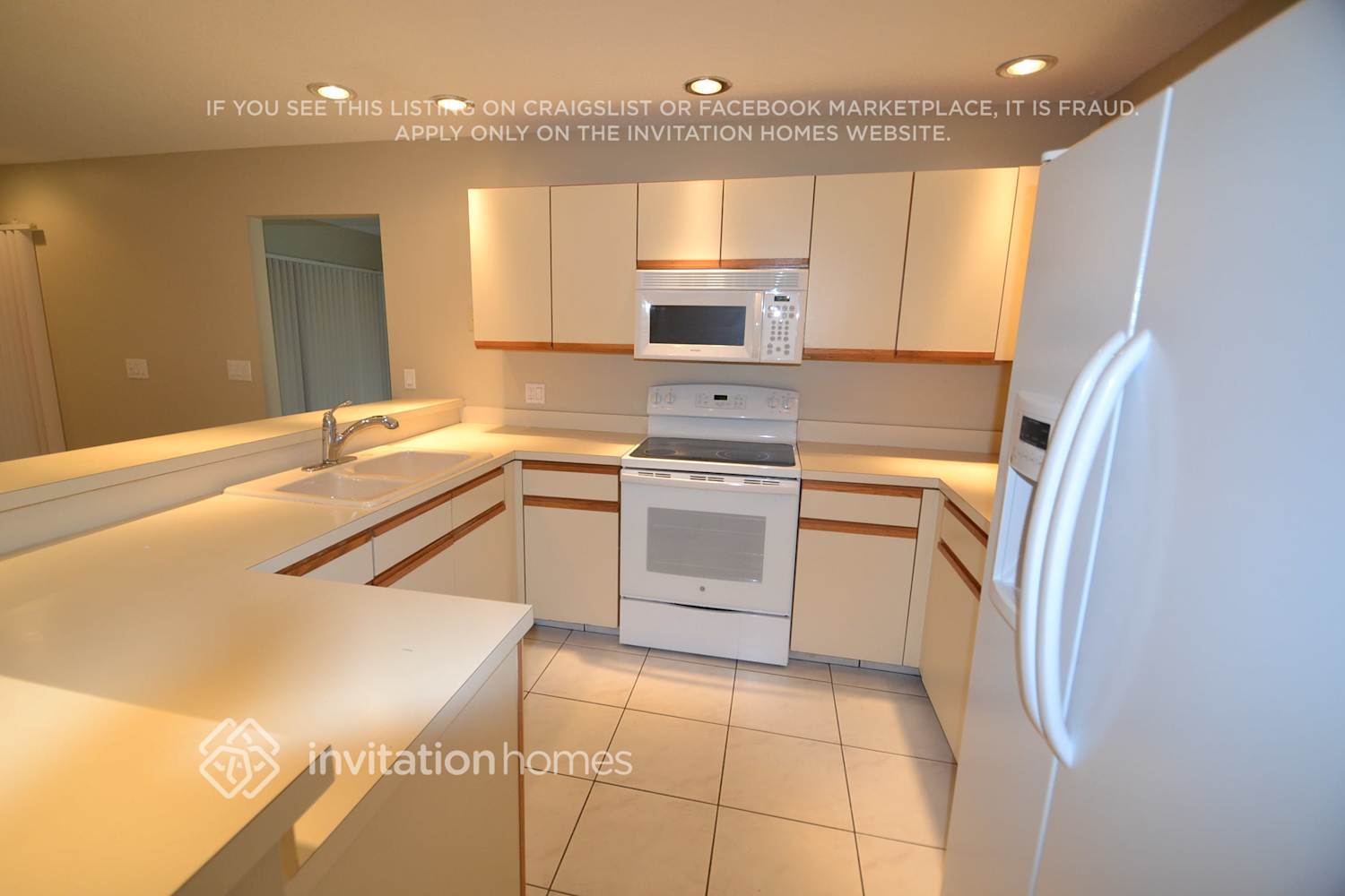 Building Photo - 301 SW 27th Ave