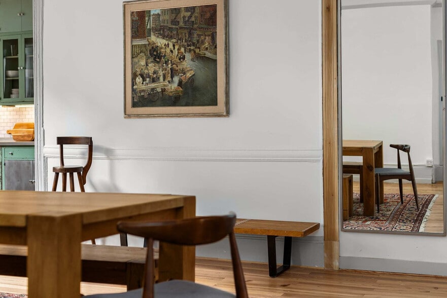 Building Photo - 185 E Broadway