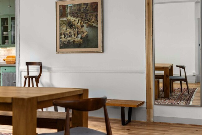 Building Photo - 185 East Broadway-SI ID1330811P