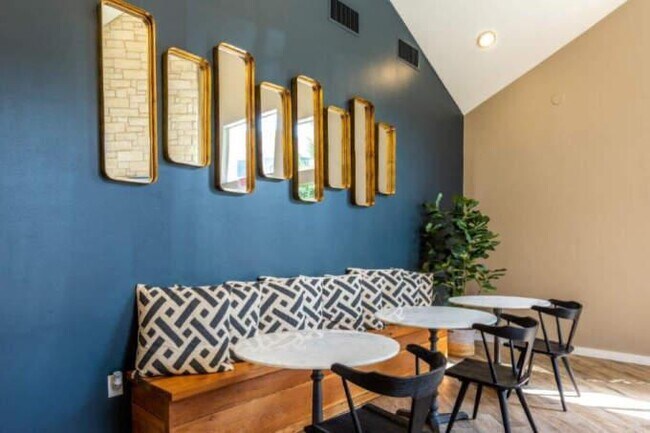 Building Photo - 2 bedroom in Austin TX 78744