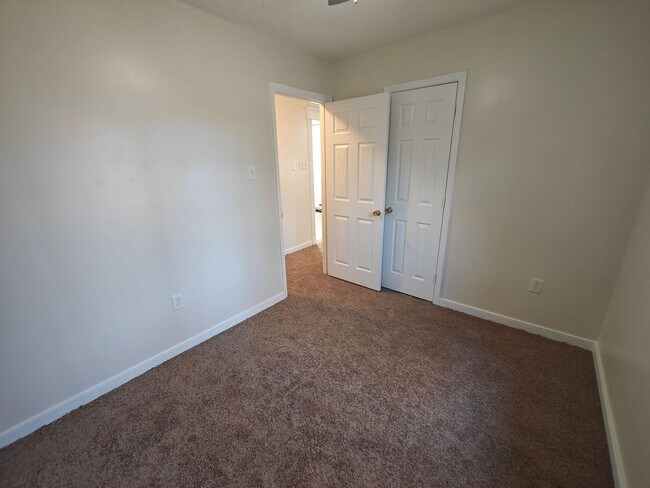 Building Photo - 3 bedroom ranch style home