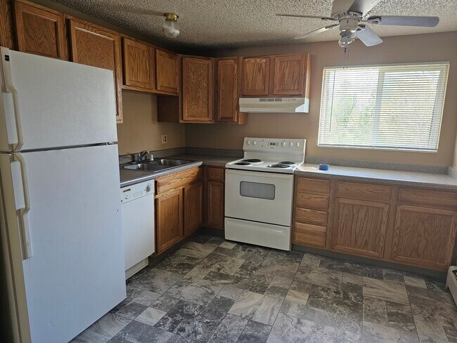 Building Photo - 1155 Chiricahua Loop