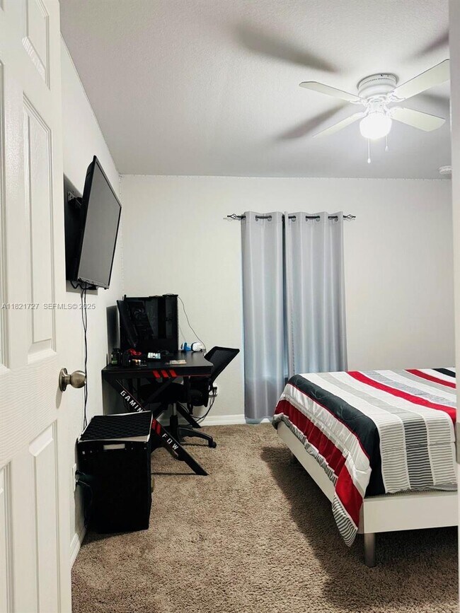 Building Photo - 500 NW 5th St