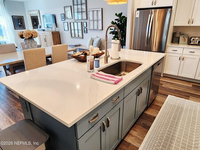 Building Photo - 34 Cabana Dr