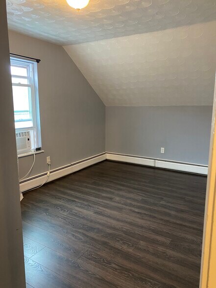 Bedroom 1 - 198 Tecumseh St