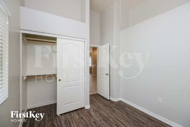 Building Photo - 113 N Warren St