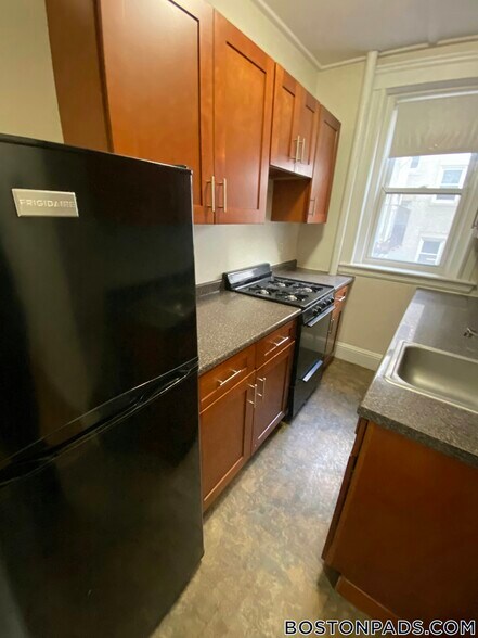 Building Photo - 1175 Boylston St
