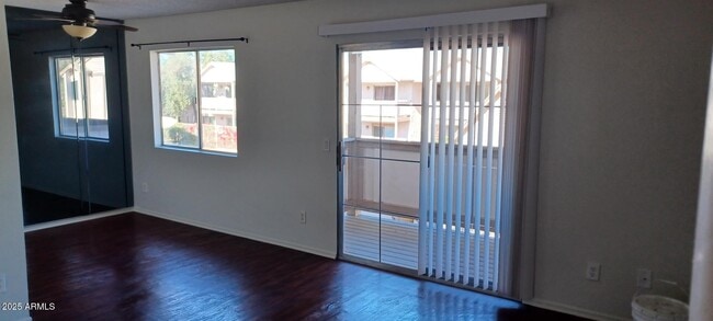 Building Photo - 616 S Hardy Dr