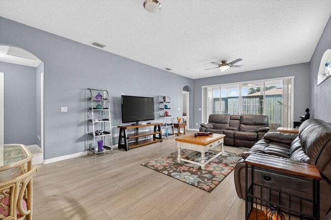 Building Photo - 27150 Nostalgia Dr