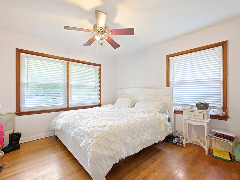 Building Photo - 1870 Briarlake Cir