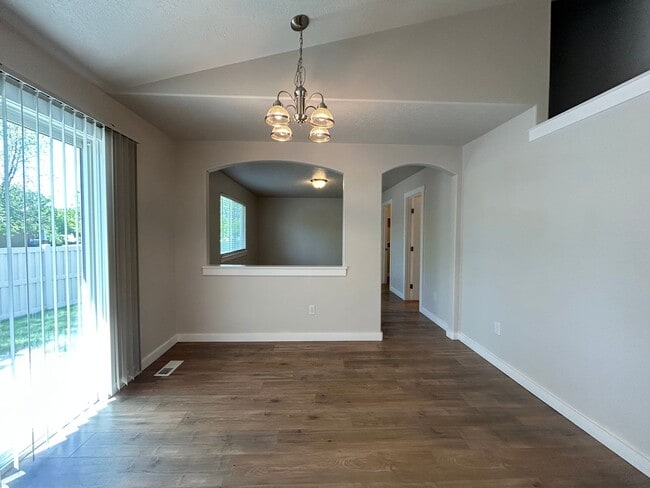Building Photo - Beautiful4 Bedroom Home in Kuna
