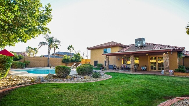 Building Photo - Heated Pool Home/Split Level Magic Zip Code