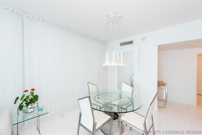 Building Photo - 6899 Collins Ave