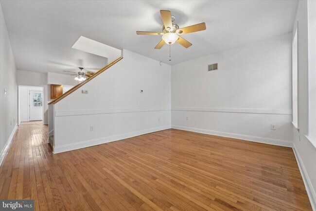 Building Photo - 3452 Sunnyside Ave