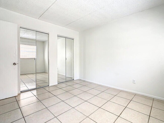 Building Photo - 714 Michigan Ct