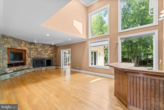 Building Photo - 1301 Daviswood Dr