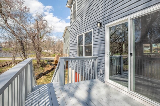 Building Photo - Modern Home in Shiloh!