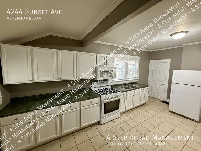 Building Photo - 4244 Sunset-3 Bed/2 Bath with bonus attic ...