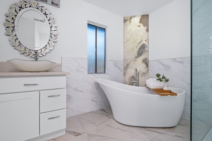 Building Photo - 3426 Lomas Serenas Dr