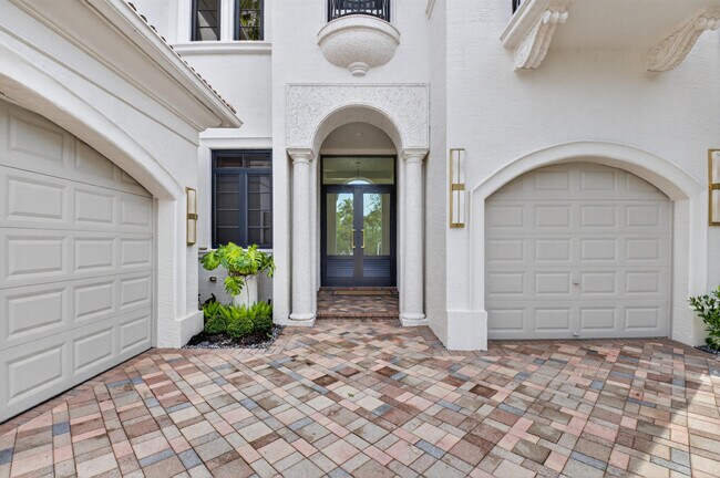 Building Photo - 17921 Villa Club Way