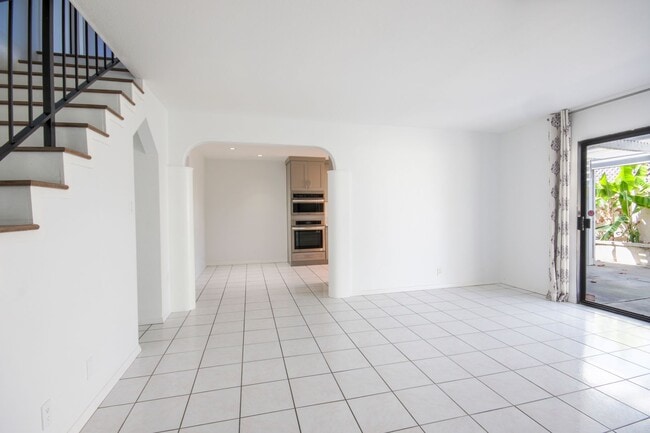 Building Photo - 7035 Lisa Ln