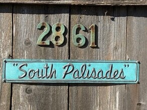 Building Photo - 2861 S Palisades Ave