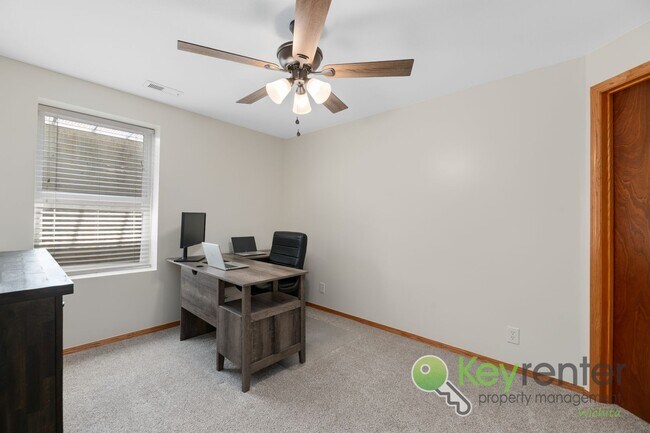 Building Photo - 5 Bedroom 3 Bathroom | Glen Hills - Derby, KS