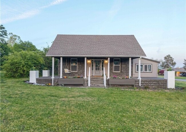Primary Photo - Quiet Comfort: Charming 3 Bed, 2.5 Bath Ho...