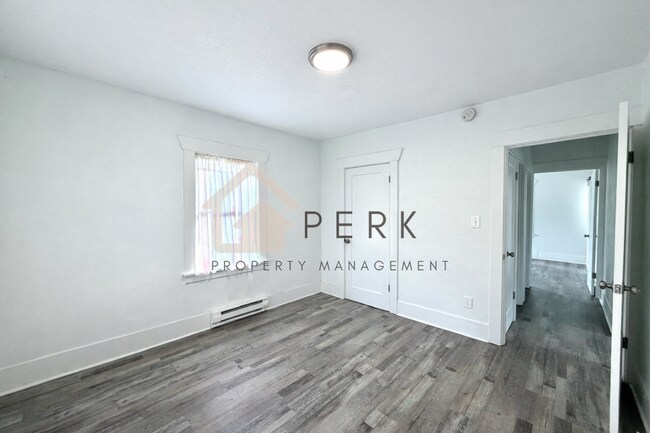 Building Photo - Charming Updated South Tacoma Home with Spacious Bonus Loft and Fenced Yard