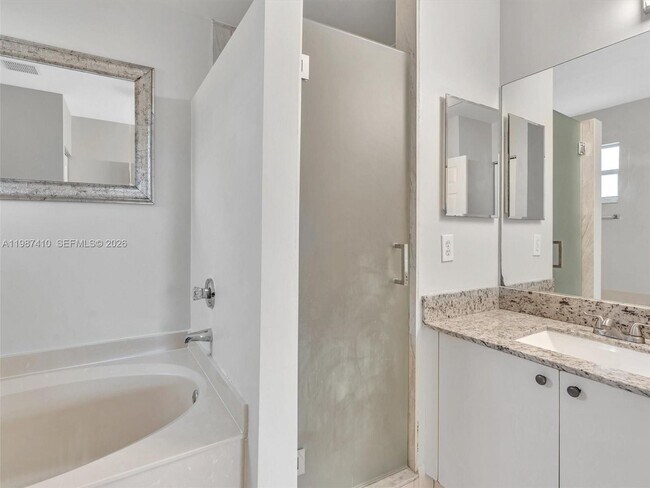 Building Photo - 1498 SW 106th Ave