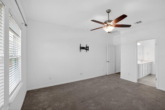Building Photo - 108 Meadow Wood Cv