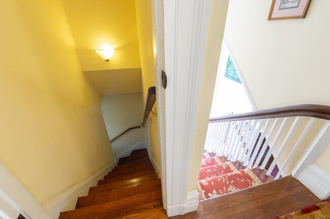 Building Photo - 356 Carteret Pl