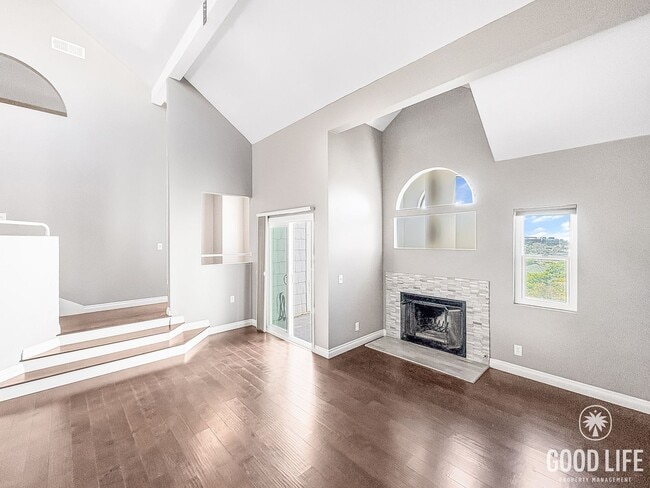 Building Photo - Modern 2-Story Split-Level Home with Commu...