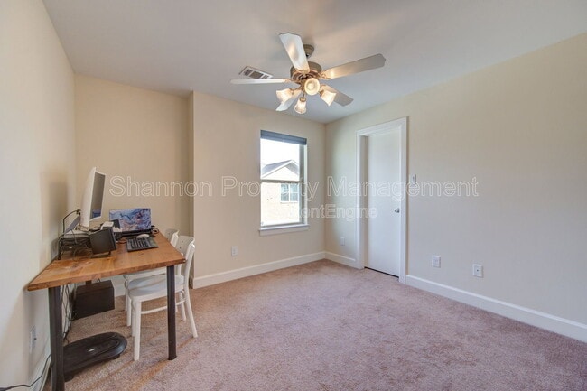 Building Photo - 3707 Main Poplar Dr